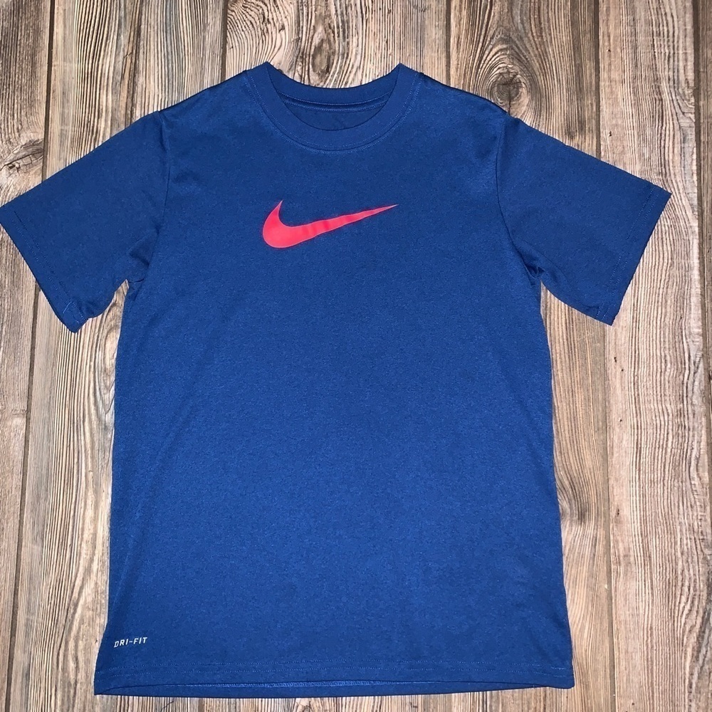 Nike Navy with Red Check Short Sleeve Tee Athletic Shirt Medium